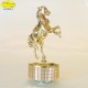 CAVALLO RAMPANTE SU BASE GIREVOLE MUSICALE GOLD - Cm. 12 x 8 - Elementi SWAROVSKI